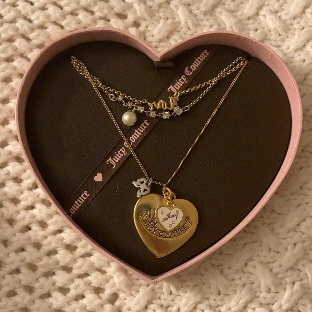 Juicy couture necklace!